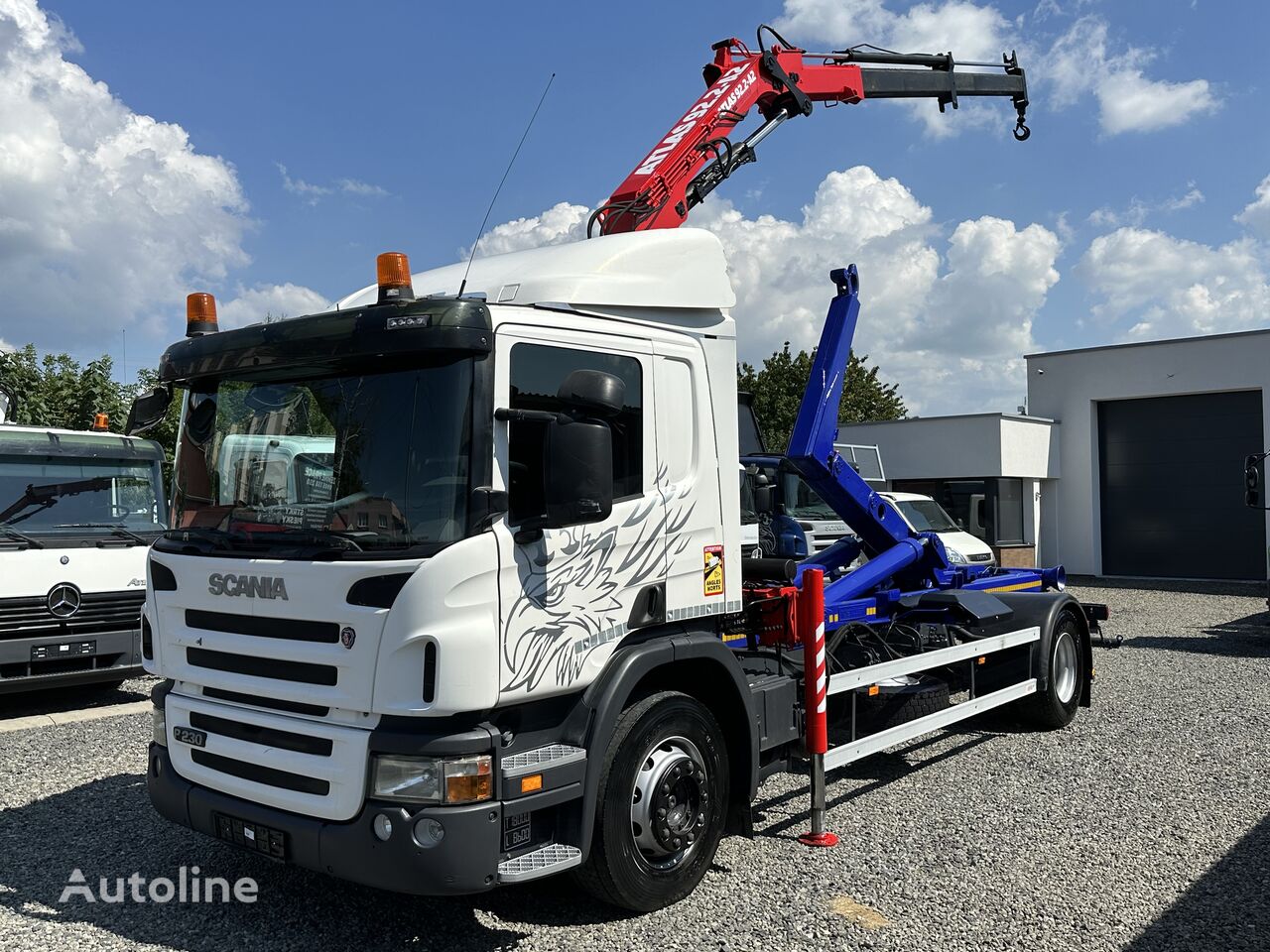 Scania P230  camión con gancho