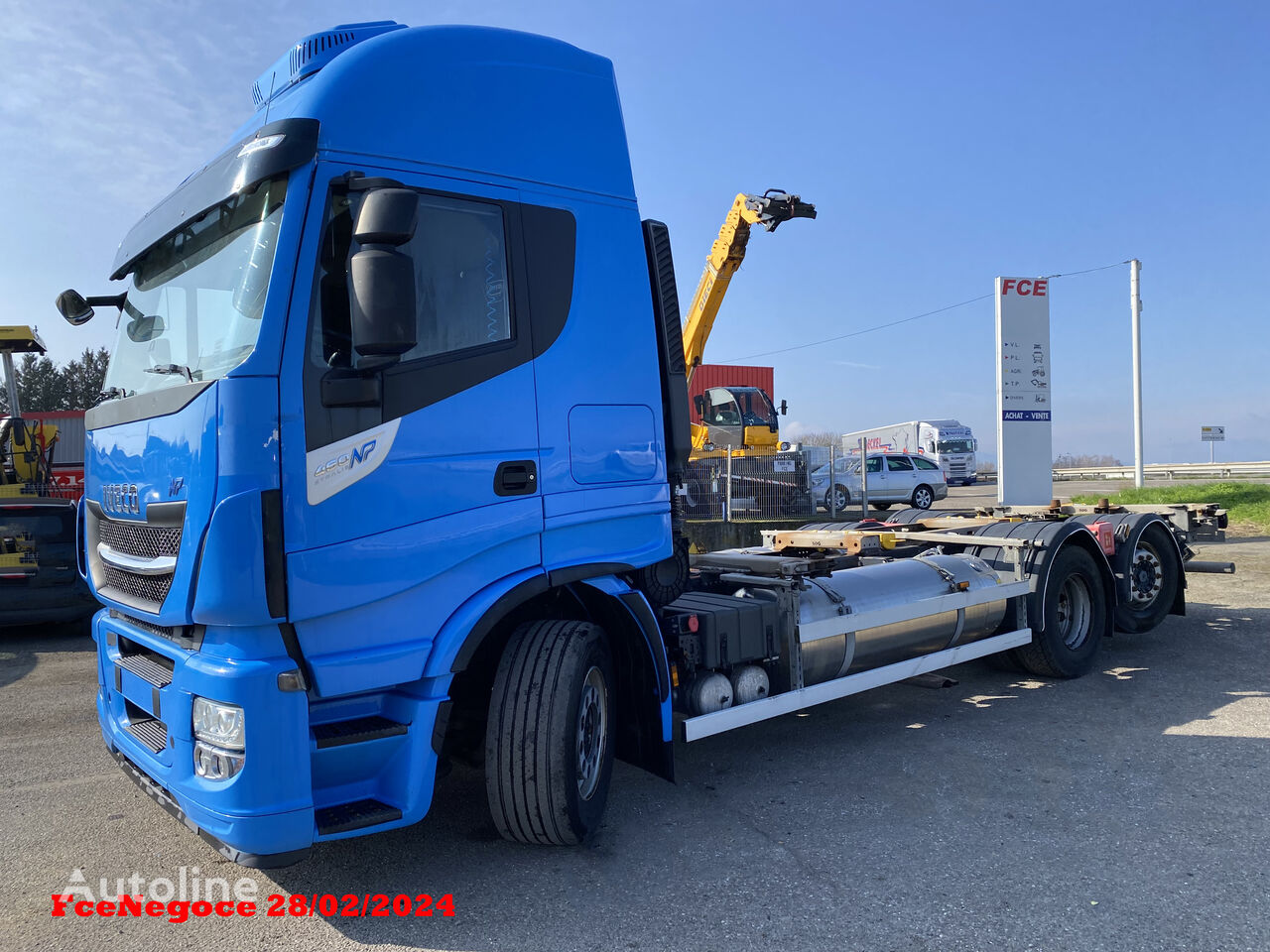 IVECO STRALIS 460NP LNG RETARDER  camión de contenedores siniestrado